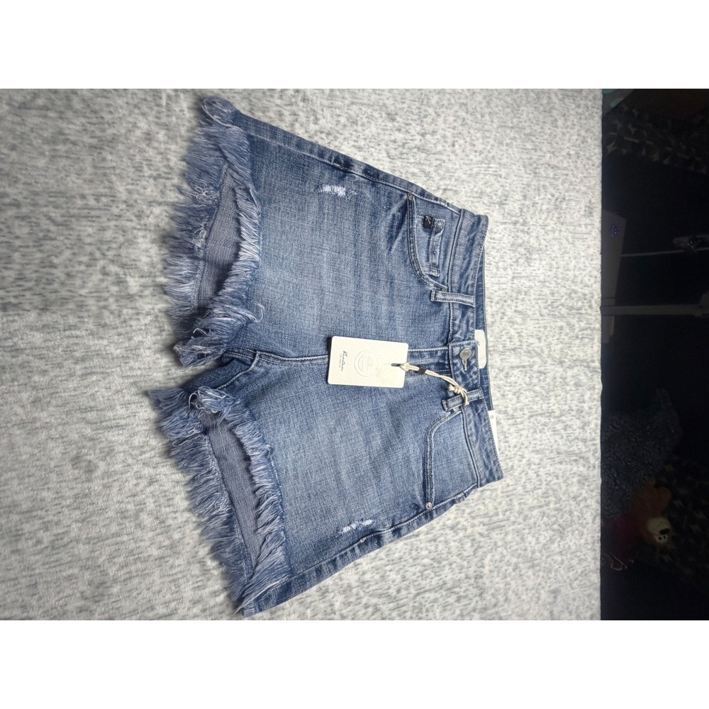 KanCan USA The Mom II High‎ Rise Distressed Denim Jean Shorts Size 5/26 NWT